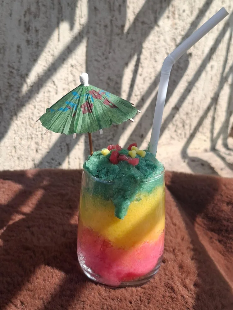 Tropical Mocktail Showpiece by MM BloomCraft
